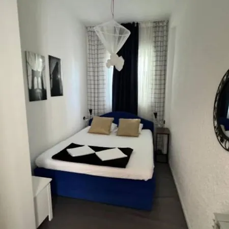 Apartment Duga House A1 *