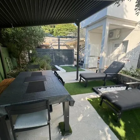 Apartment Duga House A1 *