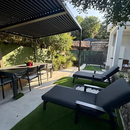 Duga House A1