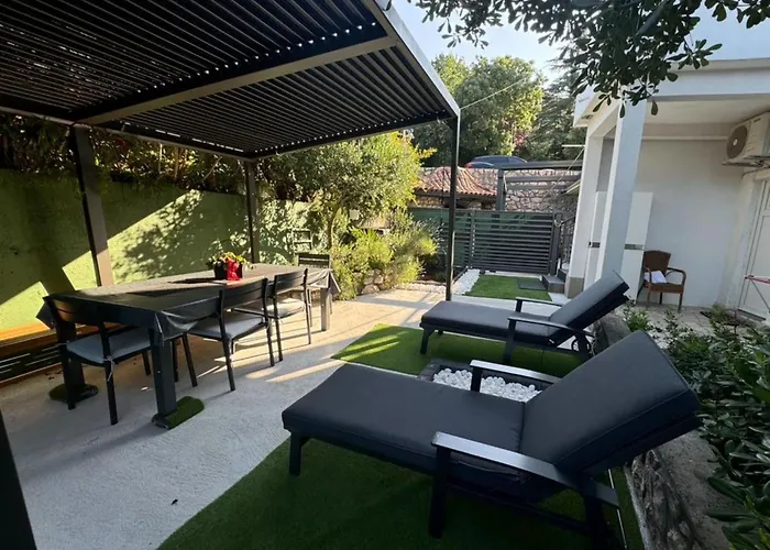 Duga House A1